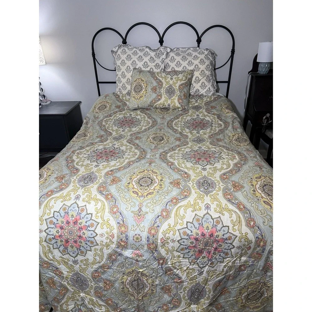 Paisley Mandala Reversible Full/Queen Comforter‎ Set- Nina Campbell 4 Piece Set